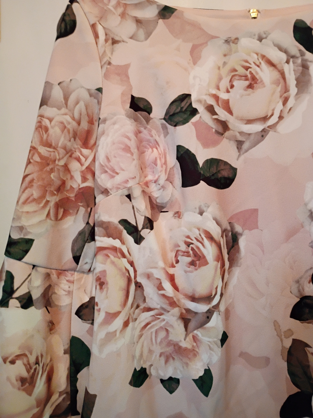 Calvin Klein Floral Bell-Sleeve Sheath Dress in Blush Pink - Picture 4 of 8